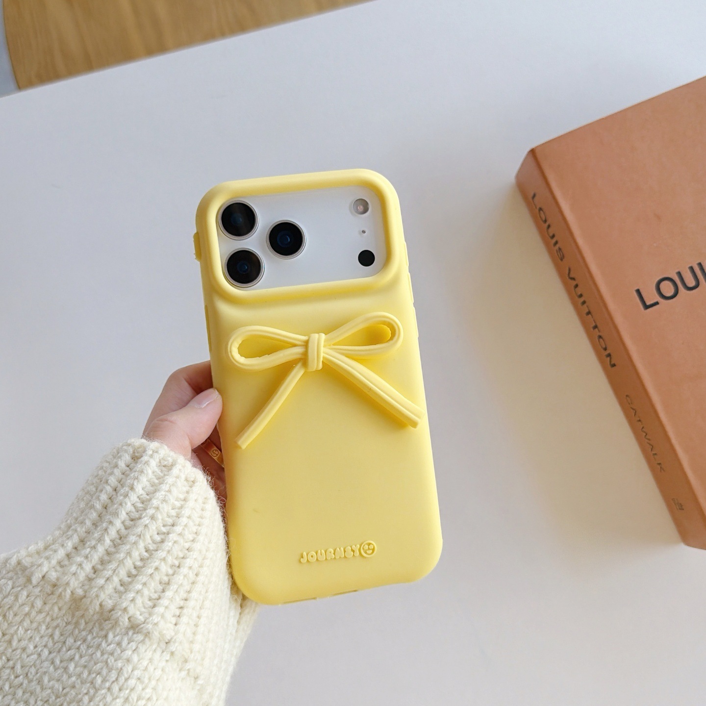 Jaune