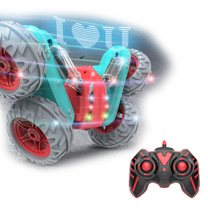 Il giocattolo per auto a doppio lato 360 con luci a LED include il telecomando con cavo USB - Product Image 1