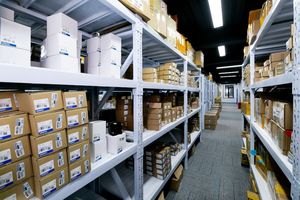 産業オートメーションシステムDI810で使用するために設計されたオリジナルの新しい3BSE008508R1入出力モジュール - Product Image 4