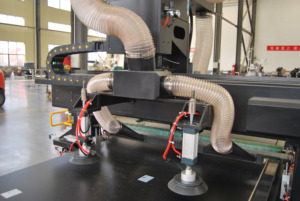 <strong>Auto</strong> <strong>Loading</strong> <strong>and</strong> <strong>Unloading</strong> Machine with <strong>Auto</strong> Labeling Machine