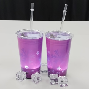 发光二极管闪光塑料点亮发光杯，带盖和吸管，用于派对婚礼野营夜间活动