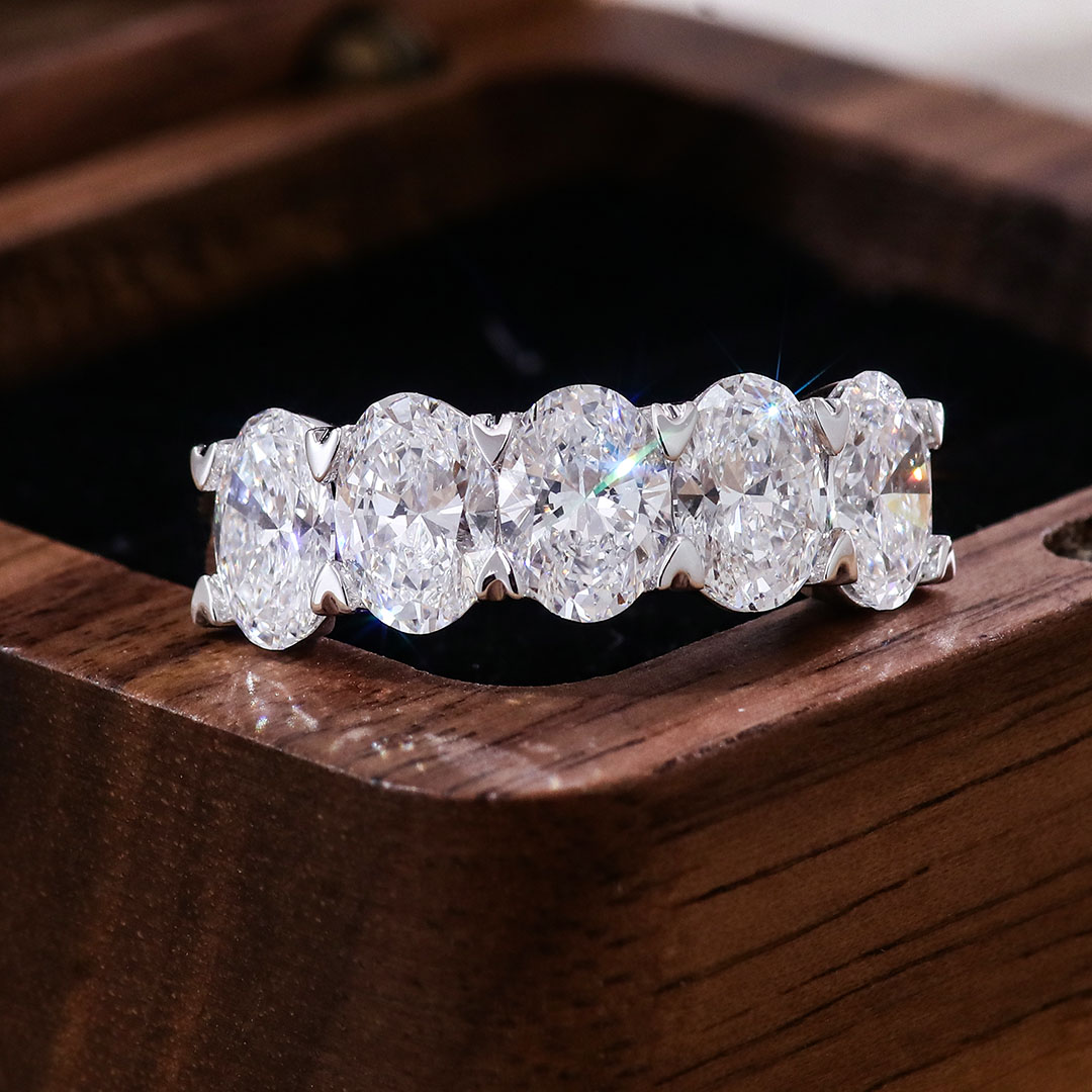 แหวนเพชรแล็บไวท์โกลด์ 14K