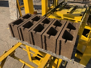 QT4-24 halbautomat ische Inter lock Fertiger Hohl zement Beton Ziegel <span class=keywords><strong>Block</strong></span> Herstellung Maschine Produktions linie heißer Verkauf