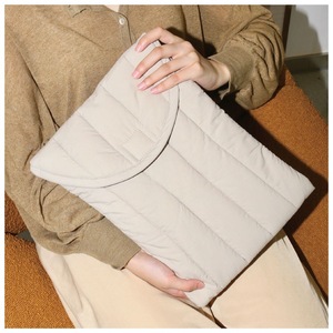 Effen Kleur Polyester Stof Aktetas Zachte Beschermende <span class=keywords><strong>Tablet</strong></span> Laptop <span class=keywords><strong>Case</strong></span> Voor Velcro Sluiting Katoen Gewatteerde Puff Draagbaar Voor - Product Image 6