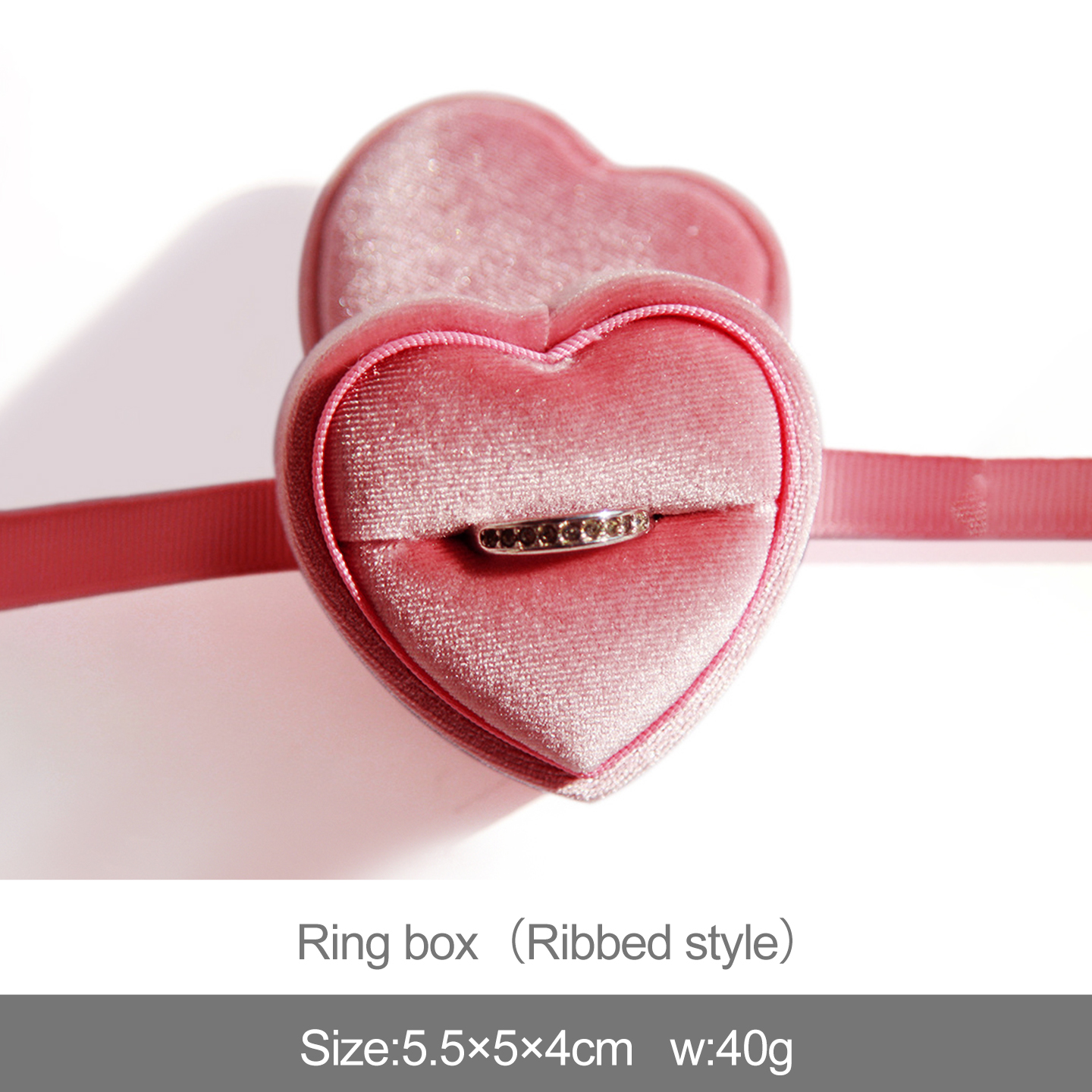 กล่องใส่แหวนสีชมพู