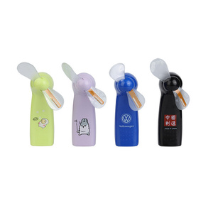 Promoción Texto programable Pantalla Led Ventilador de mano Mini intermitente OEM LED Palabra Ventilador Concierto Regalo Mensaje Ventilador