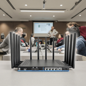 Enrutador de módem inalámbrico empresarial con certificación FCC CE ROHS 7200Mbps WiFi7 5G SIM 256 dispositivos OpenWrt de doble banda 1,8 GHz/512DDR4 - Product Image 1
