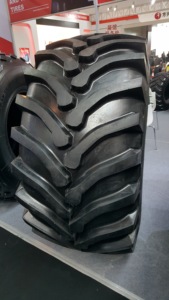 Heavy Duty Skidder Diagonal Tire 18.4-34 LS2 Forestry Tyre for Logging Forest 18.4-30 18.4-34 <strong>23.1</strong>-<strong>26</strong> 24.5-32 30.5l-32 28l-<strong>26</strong> - Product Image 4
