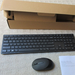 原装大容量专业无线键盘和鼠标KM5221W qwerty - Product Image 2