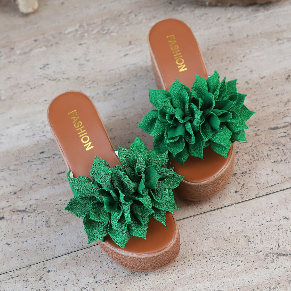 สีเขียว