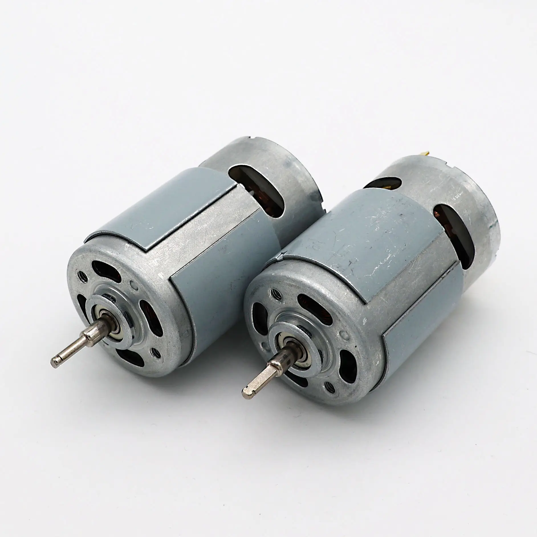 China Leverancier Hoge Snelheid 8681Rpm Pmdc Elektrische Borstel 775 550 365 Dc Motor Kogellager 12V 24V