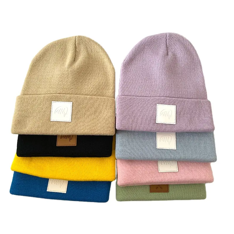 Vendita calda nuova moda adulto ricamato logo personalizzato in pelle patch in maglia con risvolto cappelli invernali beanie