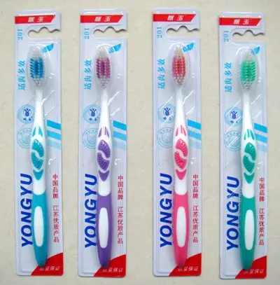 Nylon cepillo de dientes con mango de plástico 4pcs conjunto