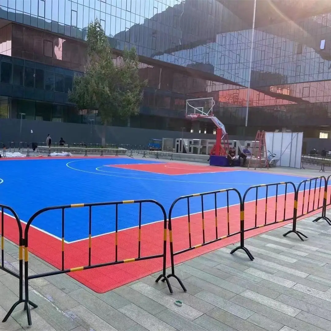 Baldosas modulares Suelos deportivos movibles al aire libre baloncesto bádminton Cancha de goma alfombrilla suelo baldosas para la venta