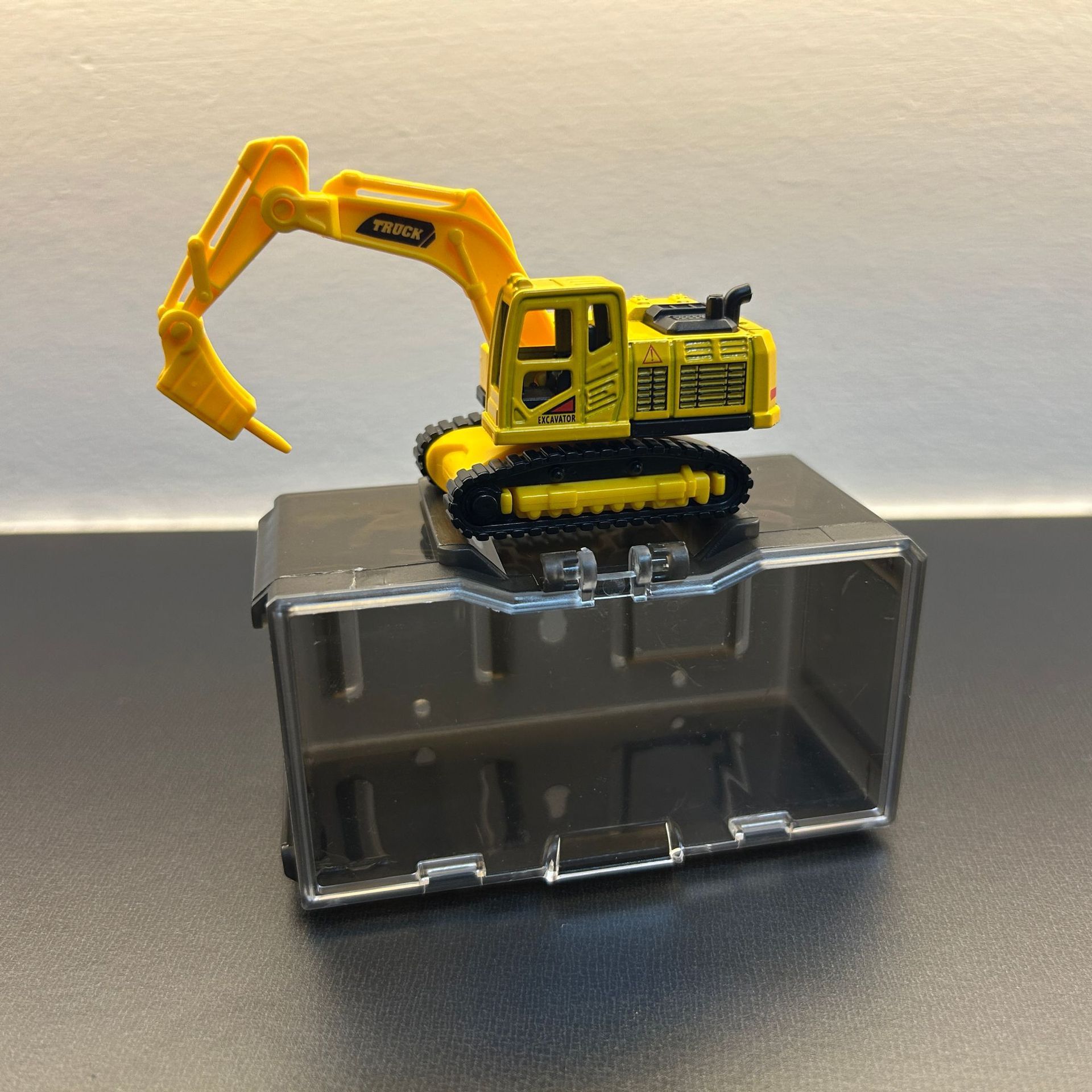 Engineering series crusher-single unit with display box