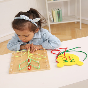 צעצוע לוח threading רב תכליתי משחק לוח עבור 2-4 שנים חינוך משתנה חבלים של התינוק