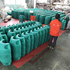 Flotador de tubo de dragado medio ensamblado con proceso de rotomoldeo al por mayor con manguera de pluma de contención flotante para operaciones de dragado - Product Image 2