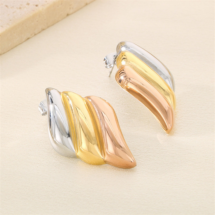 earring F