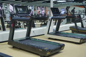 カスタマイズされた3HP折りたたみ式電気トレッドミルハイエンドデザイン家庭用エクササイズマシンワイヤレスカロリー表示120kg用 - Product Image 6