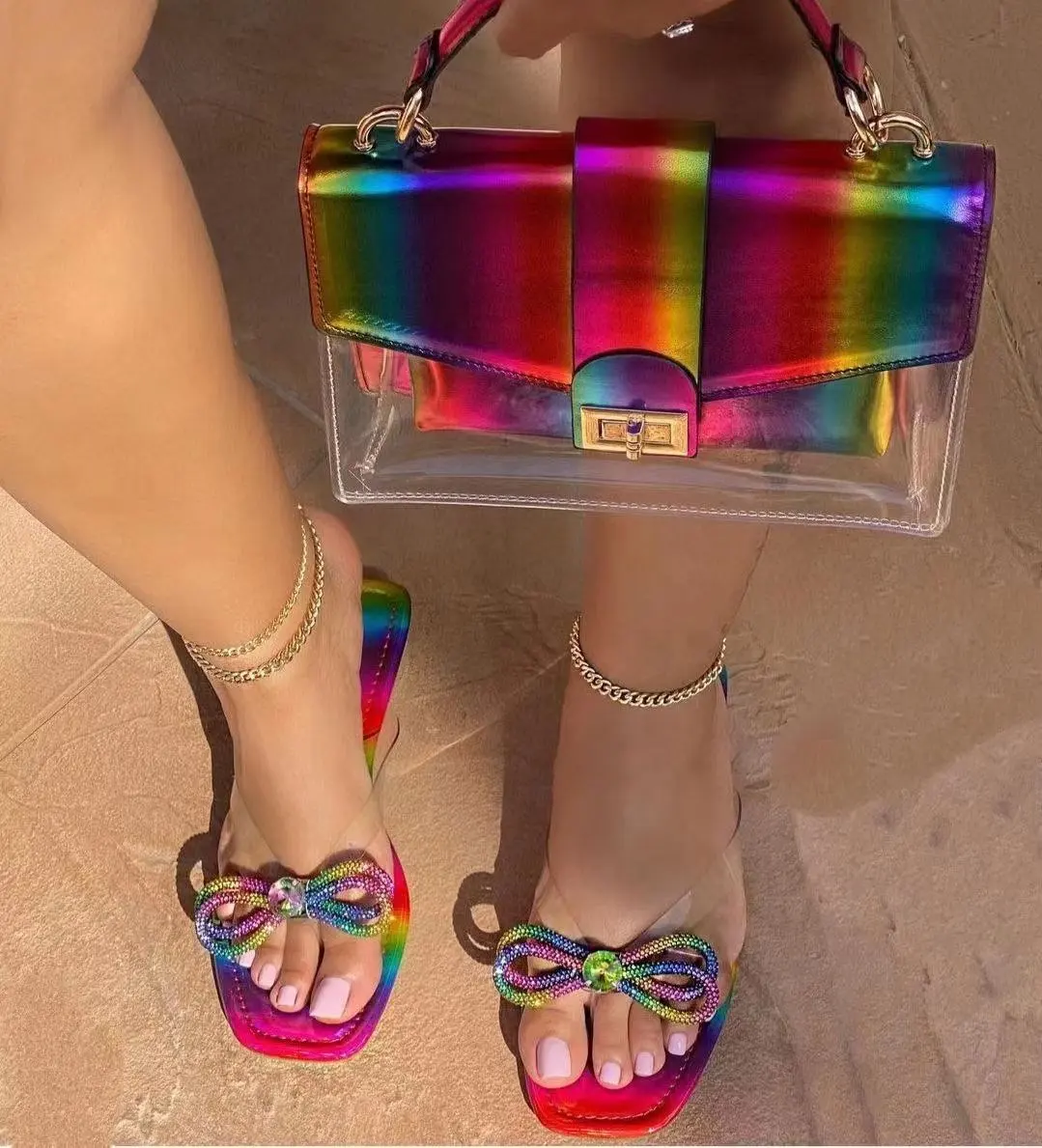 Sandálias coloridas para moças, sandálias femininas de verão, antiderrapantes, chinelos para praia, bolsa de mão grande