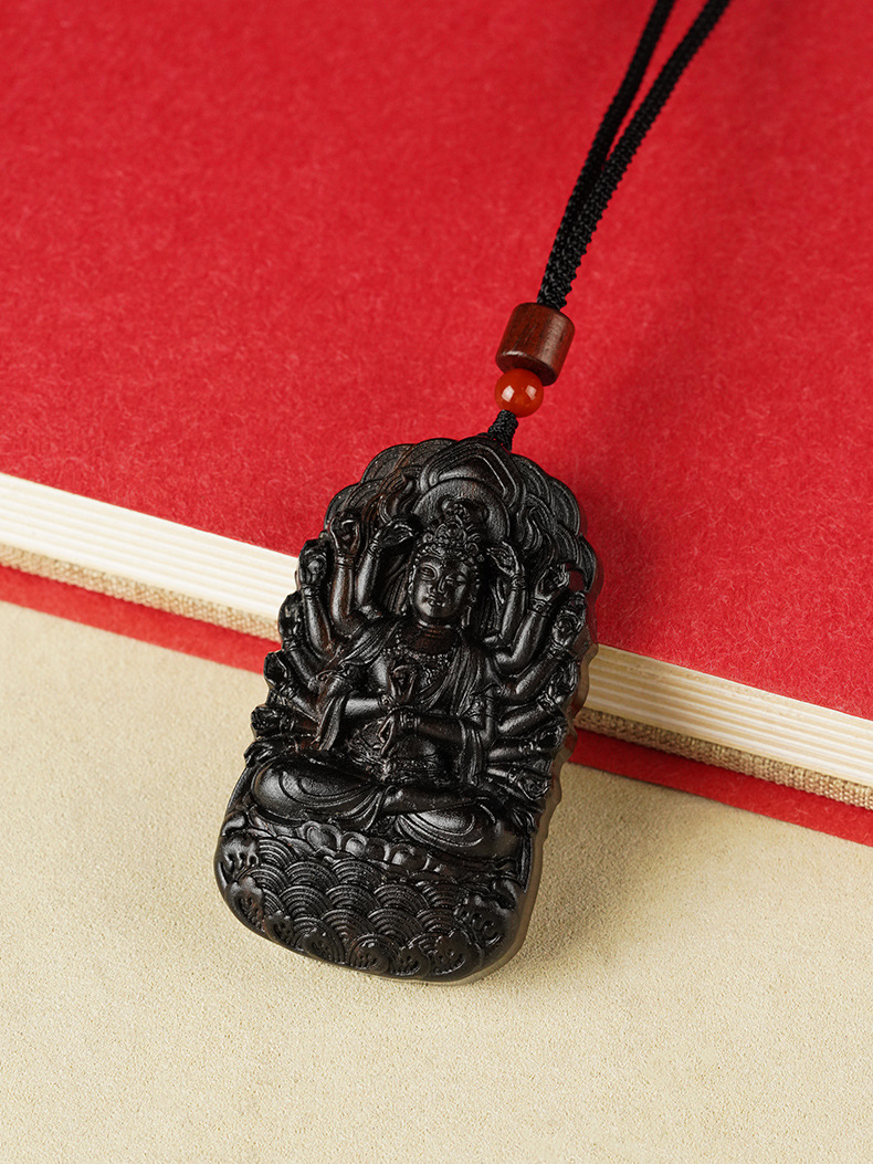 Topo Guanyin dalle mille mani d'oro