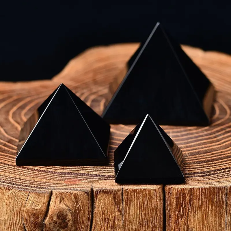 Piedra Natural tallada a mano de 30-60mm, piedra curativa de alta calidad, obsidiana negra, pirámide de la suerte, artesanías de cristal