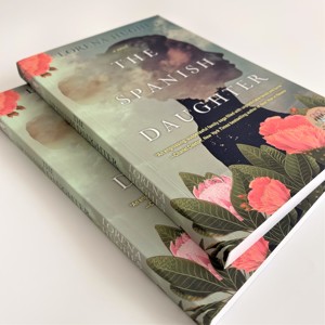 Sağdan sola doğru sol kenarda bağlanan yumuşak kapaklı kitap - Product Image 5