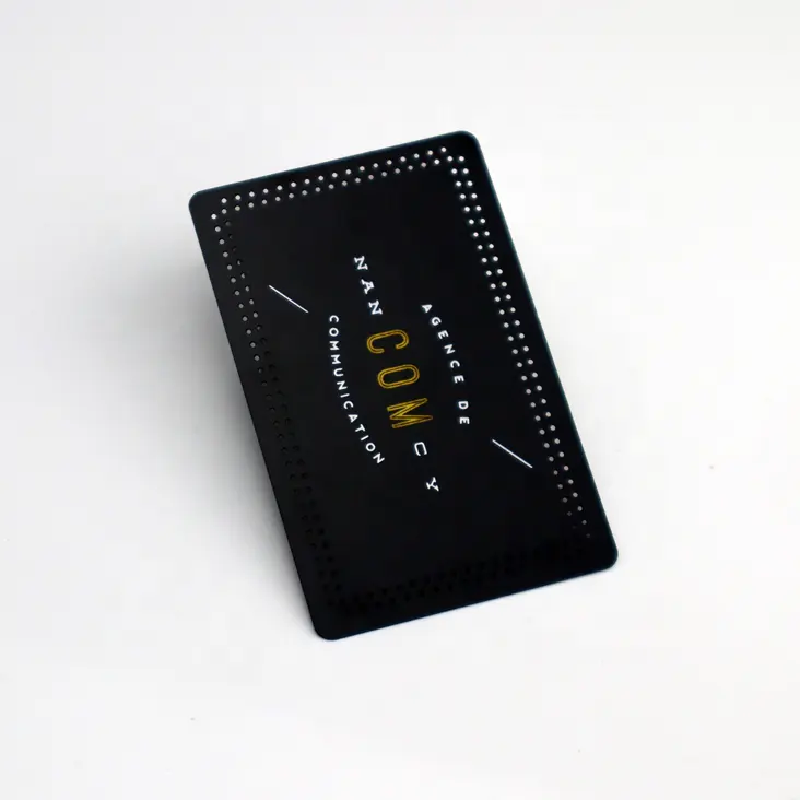Carte métallique NFC gravée en acier inoxydable, carte métallique noire NFC personnalisée