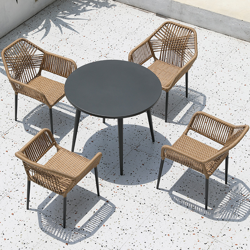 Chaises 4 unités + table ronde tout aluminium 90 cm 1 unité