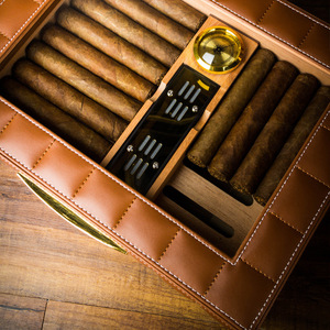 ארז עץ סיגר <span class=keywords><strong>Humidor</strong></span> עם חלון גלוי, מדדי לחות, ומכשיר אדים סיגר קופסא עור