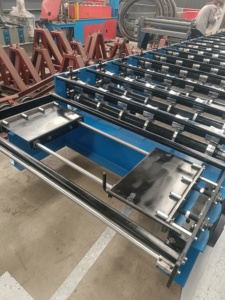 用户友好的梯形屋面板滚压成型机，易于操作和处理 - Product Image 5