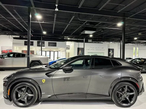 中古フェラーリ用2024販売車AWDドライブターボエンジン付きR17タイヤサイズレザーシートダークインテリア左/右オプション - Product Image 6