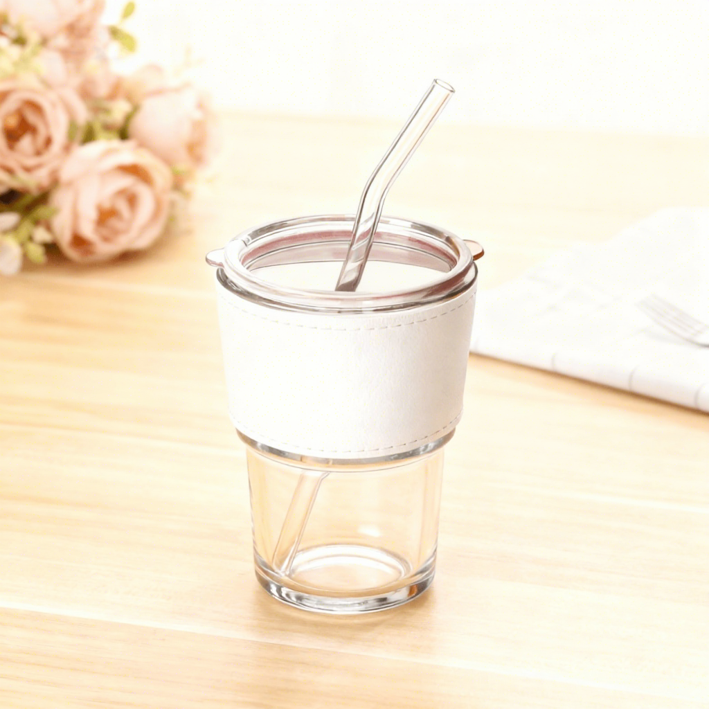 Taza transparente estilo bambú liso.