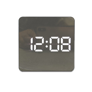 Цифровые зеркальные светодиодные часы с USB-портом для зарядки - Product Image 5