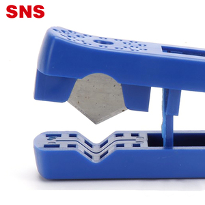 SNS TK-3 <strong>Series</strong> Industrial Grade Lockable Pneumatic Soft Nylon PU Tube <strong>Cutter</strong> Lockable Air Hose <strong>Cutter</strong> with Safety Lock - Product Image 4