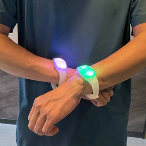 <span class=keywords><strong>Led</strong></span> dây đeo cổ tay DMX điều khiển <span class=keywords><strong>LED</strong></span> vòng đeo tay dây đeo cổ tay chiếu sáng lên Đảng khuyến mãi phát sáng từ xa <span class=keywords><strong>LED</strong></span> dây đeo cổ tay - Product Image 1