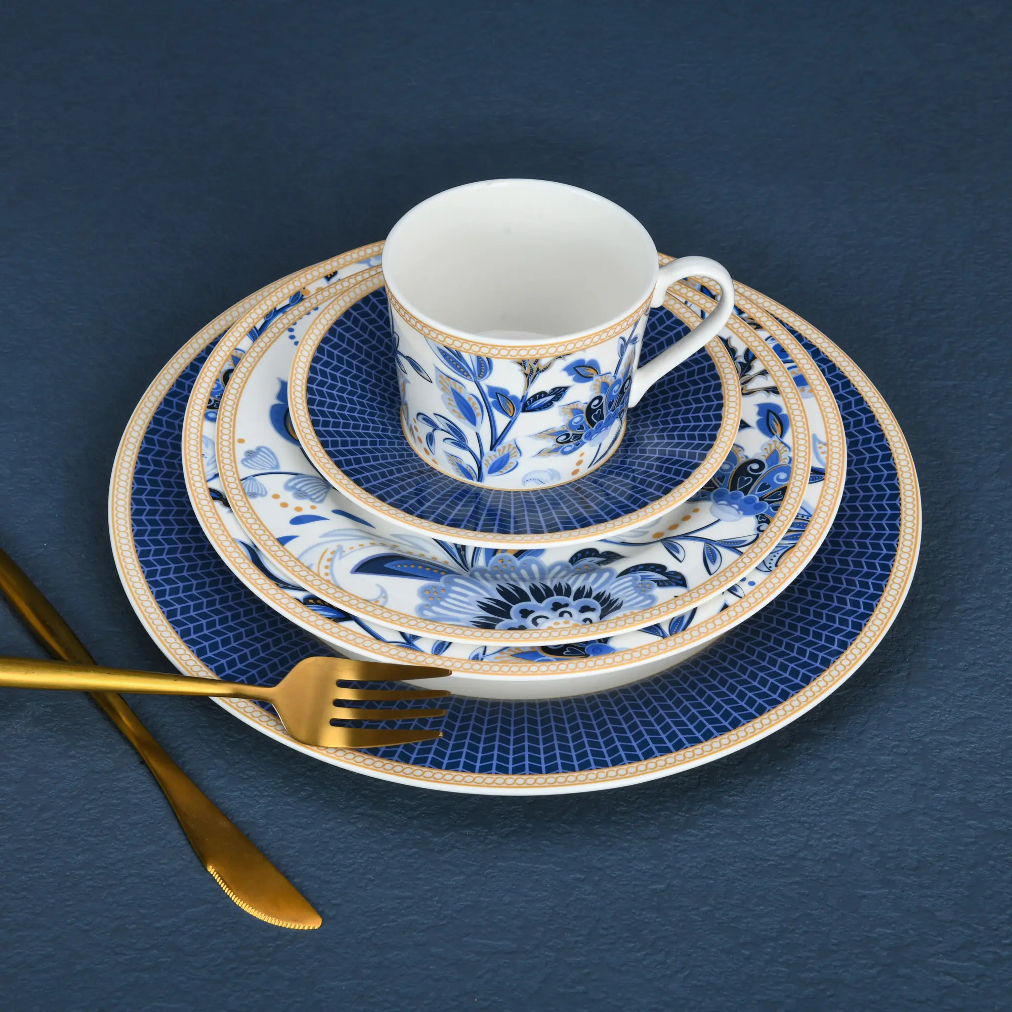 Conjunto de louça de porcelana de alta qualidade 20 peças com elementos clássicos e desenho floral de cores azuis orientais