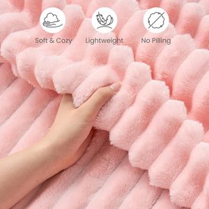 Bán Buôn Trang Trí Mềm Ấm Sọc Lông Cừu Ném Chăn Cho Couch Fluffy Màu Hồng Chăn Cho Mùa Đông - Product Image 2