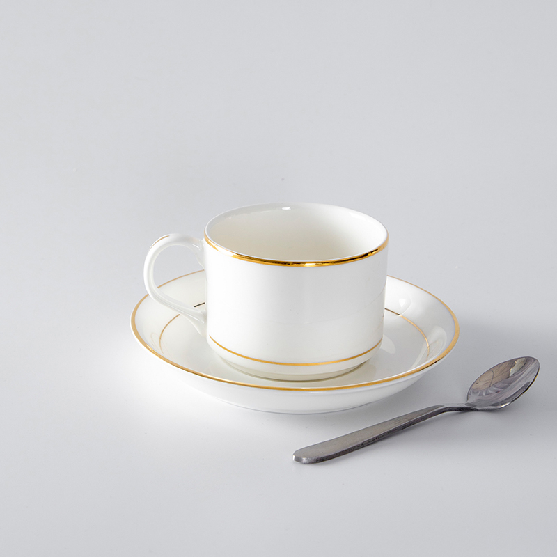 Tazas y platillos austriacos de Phnom Penh