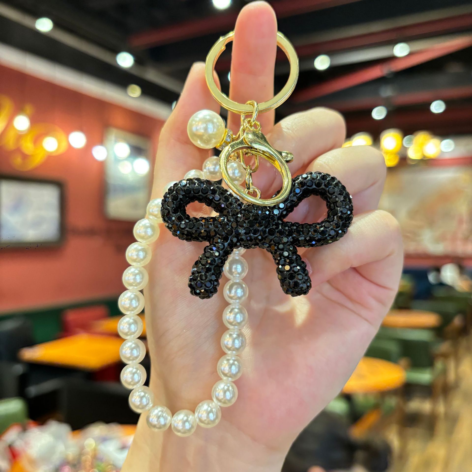 1. Cadena de perlas con cinta y lazo - negro