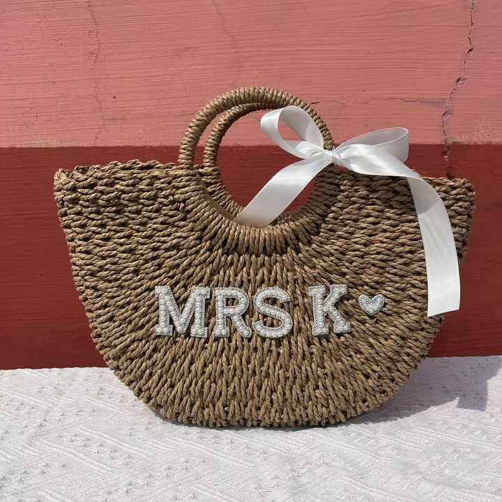 Mariée paille sac de plage strass perle lettres MRS K fait à la main paille tissé sac à main avec broderie personnalisée