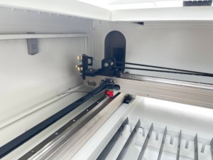 Máquina enrutadora CNC compacta para proyectos pequeños con fácil configuración y operación para fabricantes de bricolaje - Product Image 4