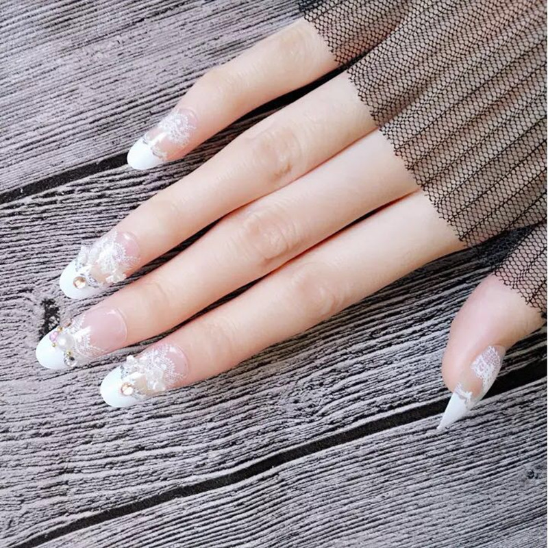 0108 noeud en dentelle blanche