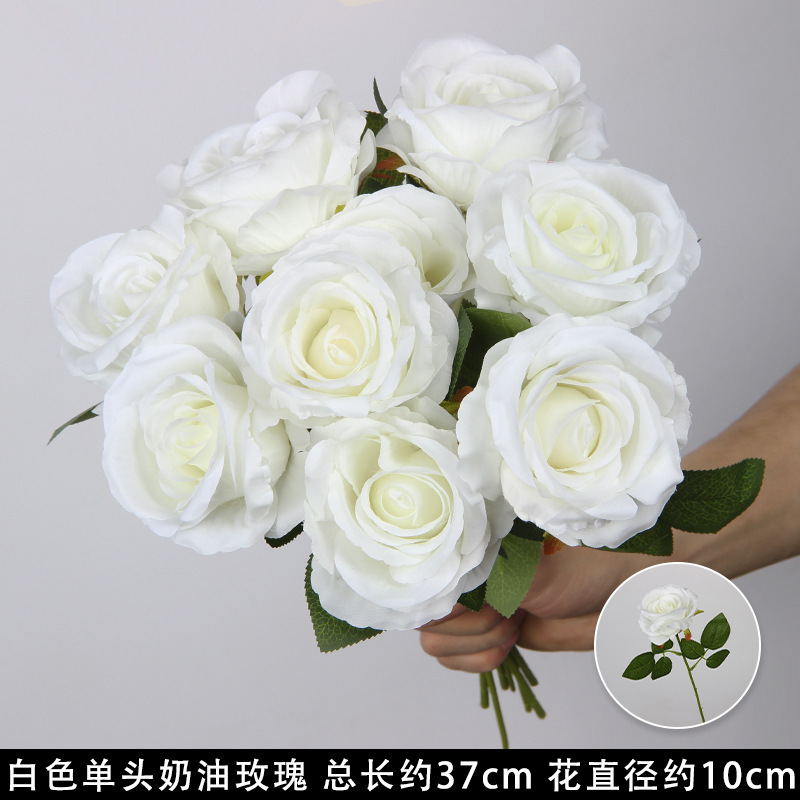 Rose crème blanche à une tête