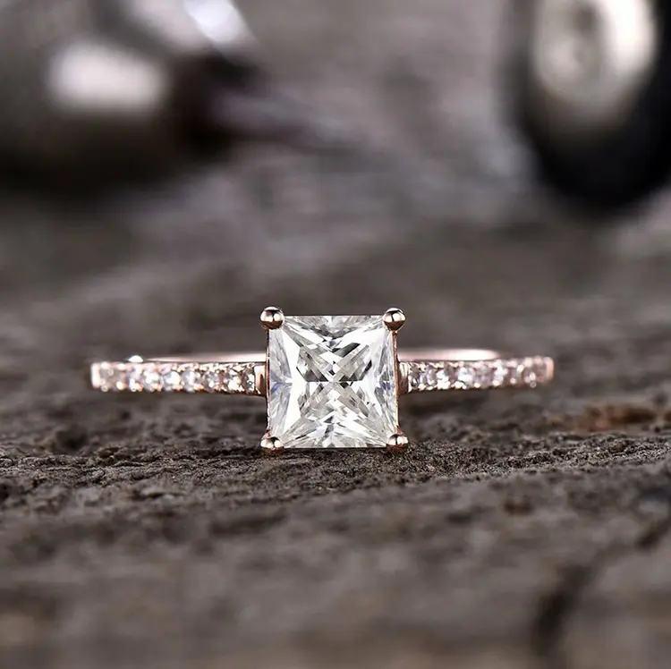 مويسانيتي 14k خاتم الخطوبة روز الذهب 5 مللي متر ممتازة الأميرة كربيد سيليكون مقطع الماس خاتم الزواج