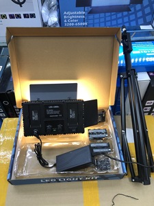 Fabrika fiyat U600 U800 kompakt taşınabilir LED Panel dolgu stüdyo Video işığı 3200-5600K fotoğraf Video çekim için Tripod standı - Product Image 3