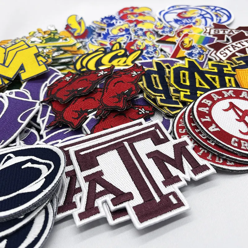 Neues Design amerikanische College-Fußball-Teams Iron On Tcu Horned Frogs Patch individuelle Colorado State Rams Stickerei-Patches