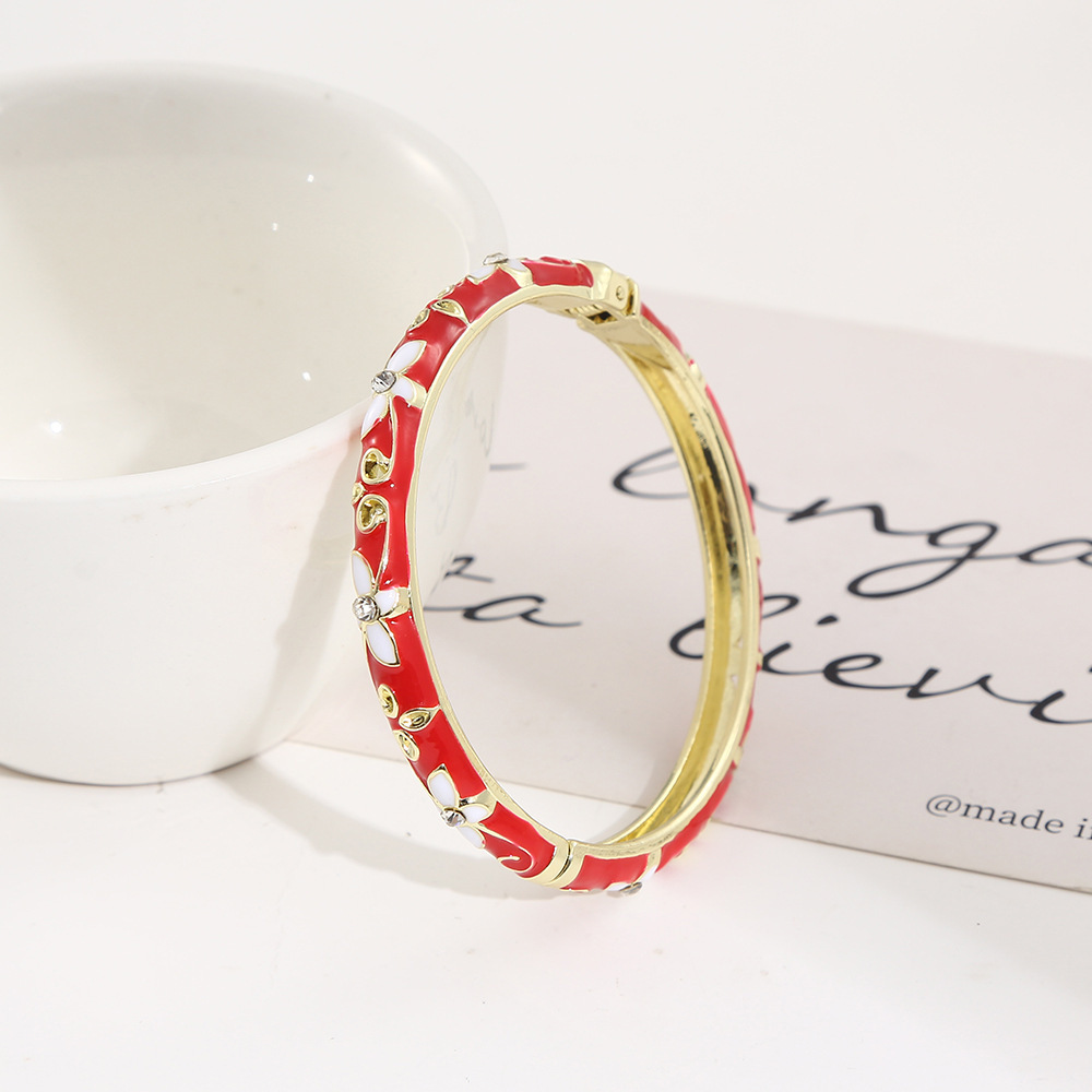 Hd-052 golden rich bright red and white