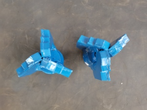 बिक्री के लिए 4 "8" मिश्र धातु स्टील कार्बाइड पीडीसी कटर 3 पंख पानी के लिए अच्छी तरह से मिट्टी के नरम रॉक ड्रिलिंग चरण ड्रैग बिट्स - Product Image 6