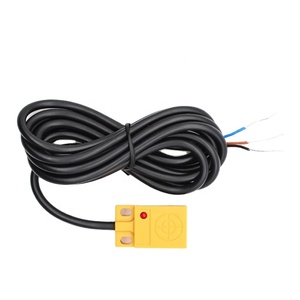 Sensor de proximidad inductivo de tipo plano directo de fábrica DINGGAN, distancia de 5mm, 10-30VDC con PNP NC - Product Image 1